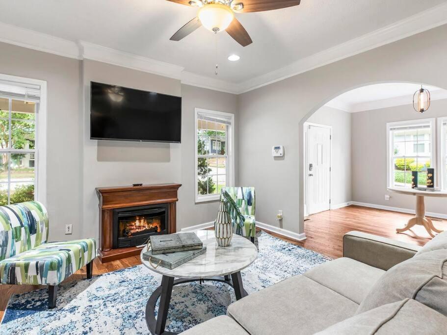 Gorgeous East Village Home Near Downtown Sleeps 12 5 Bedrooms Coffee Bbq Ac Parking Atlanta Exterior photo