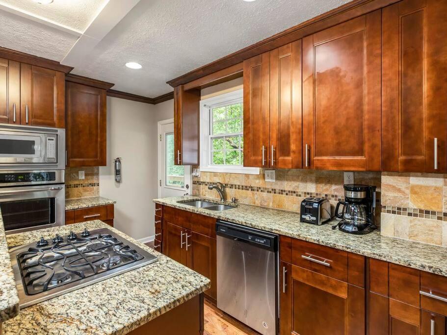 Gorgeous East Village Home Near Downtown Sleeps 12 5 Bedrooms Coffee Bbq Ac Parking Atlanta Exterior photo