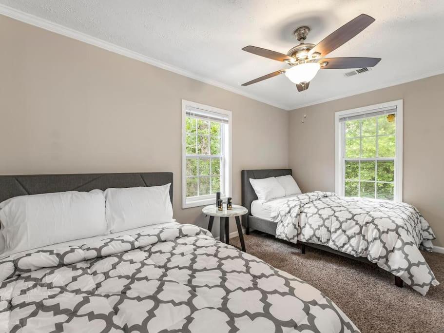 Gorgeous East Village Home Near Downtown Sleeps 12 5 Bedrooms Coffee Bbq Ac Parking Atlanta Exterior photo
