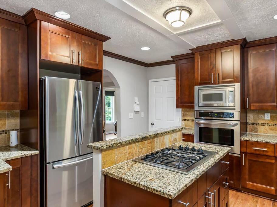 Gorgeous East Village Home Near Downtown Sleeps 12 5 Bedrooms Coffee Bbq Ac Parking Atlanta Exterior photo