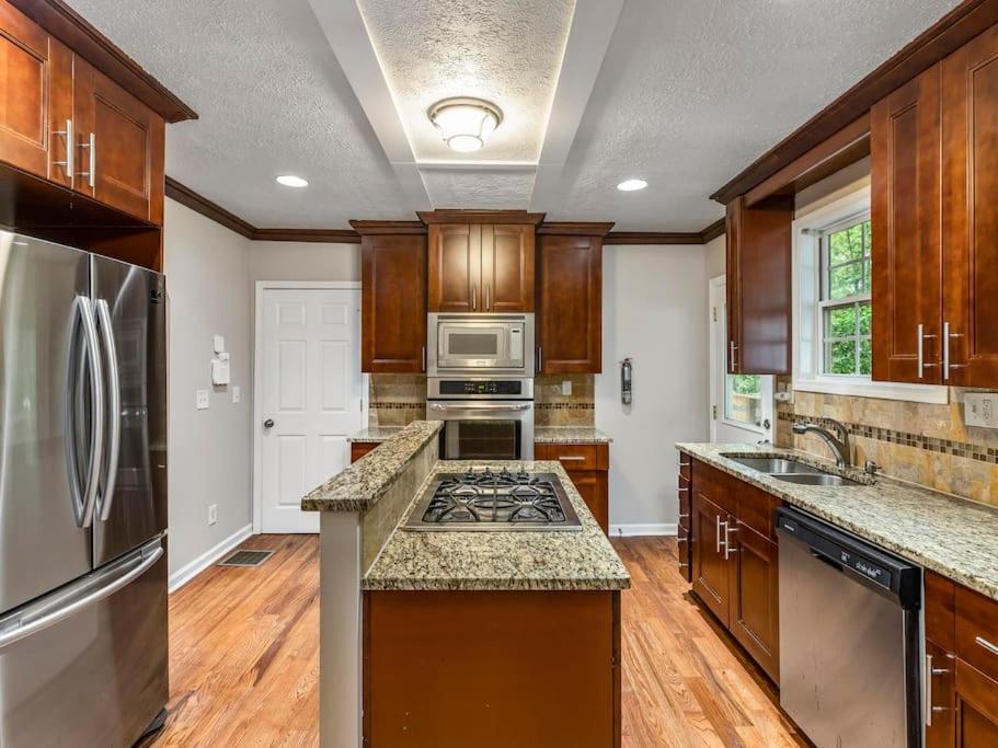 Gorgeous East Village Home Near Downtown Sleeps 12 5 Bedrooms Coffee Bbq Ac Parking Atlanta Exterior photo